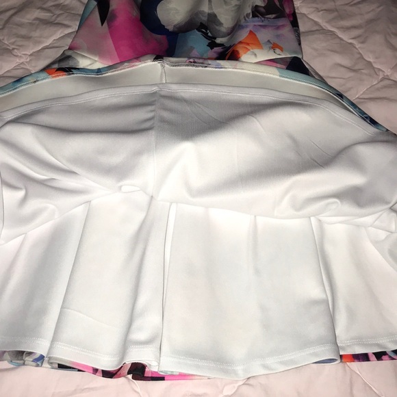 Flower print skater style Dress - Picture 6 of 8